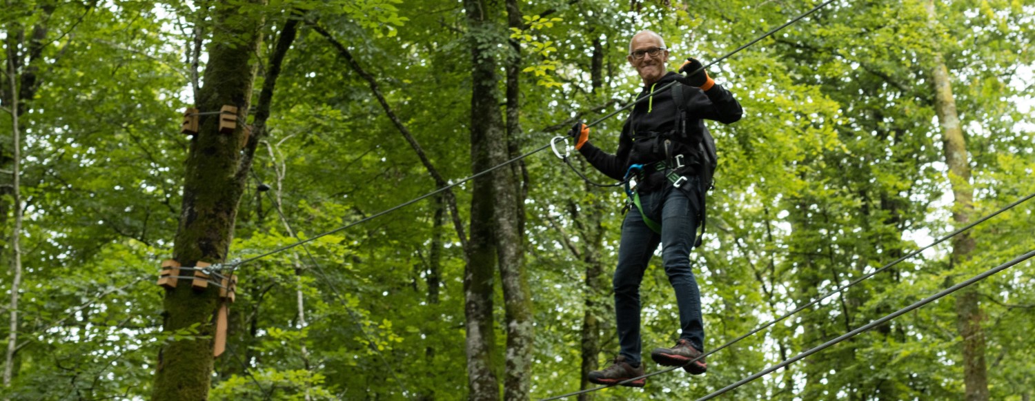 l'accrobranche est une activité adaptée dans le cadre d'une journée de cohésion
