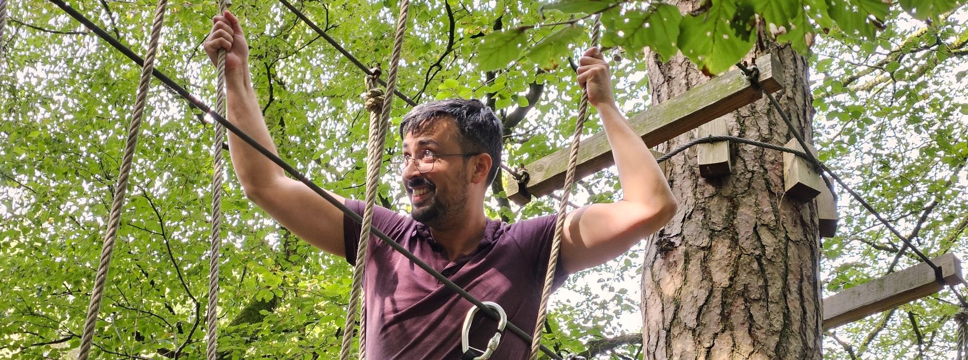 Des parcours d'accrobranche sont adaptés pour les adultes à lAccrobrancherie.