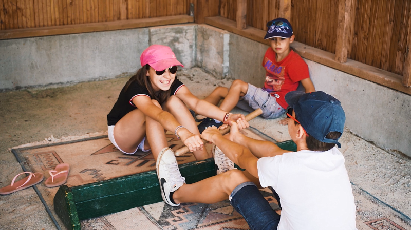 Différents jeux de force sont présentés au Louarnig Park. Ces jeux sont adaptés pour des olympiades.