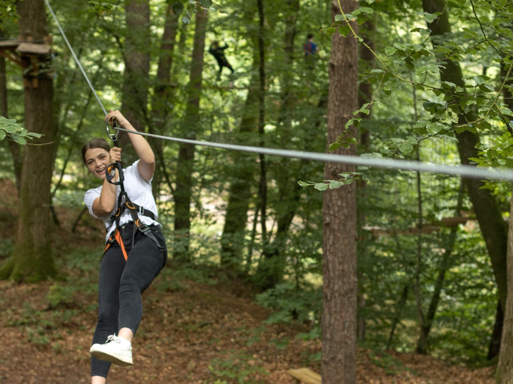 De tous les agrès que nous proposons, les tyroliennes sont sûrement les plus appréciés !