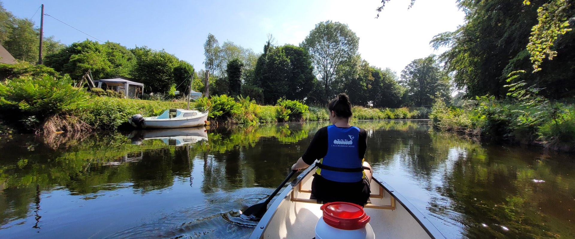 Profitez du calme procuré par une balade en canoë